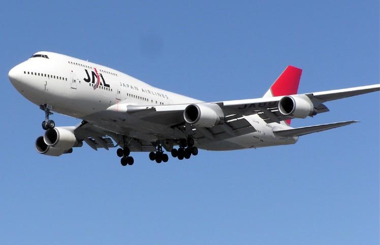 Japan Airlines aircraft (JL) — OFW corridor carrier to Gulf states, photo via Wikimedia Commons (Wikipedia media-list)