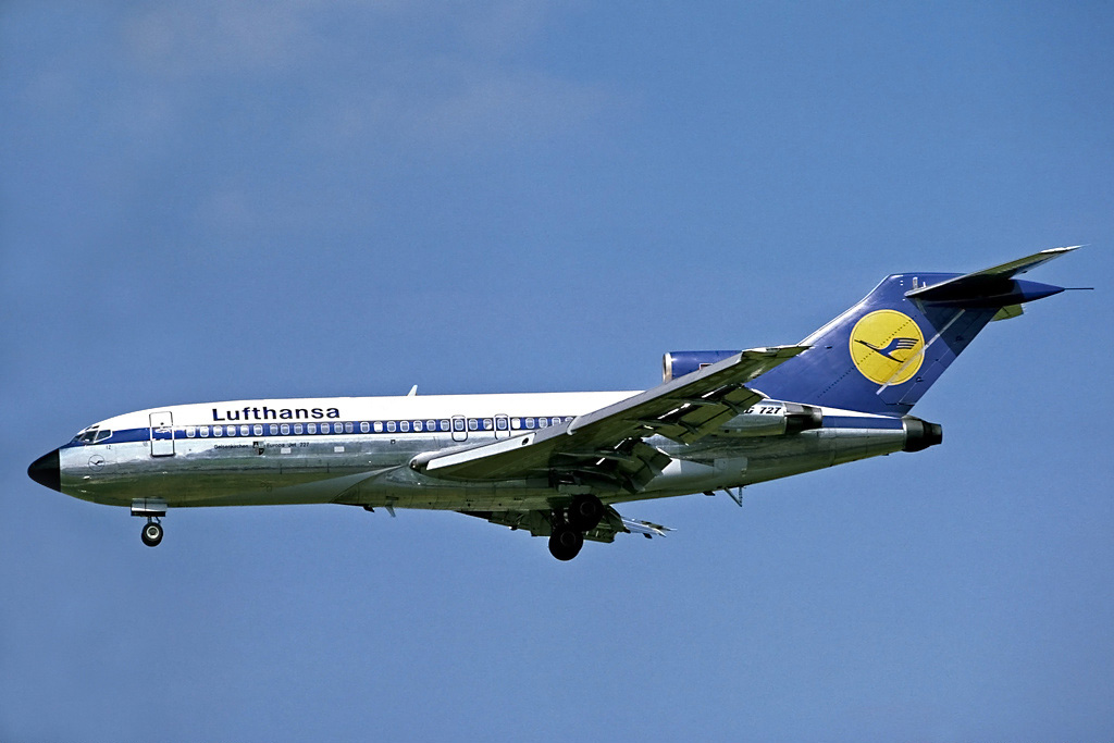 Lufthansa aircraft (LH) — Filipino leisure outbound carrier, photo via Wikimedia Commons (Wikipedia media-list)