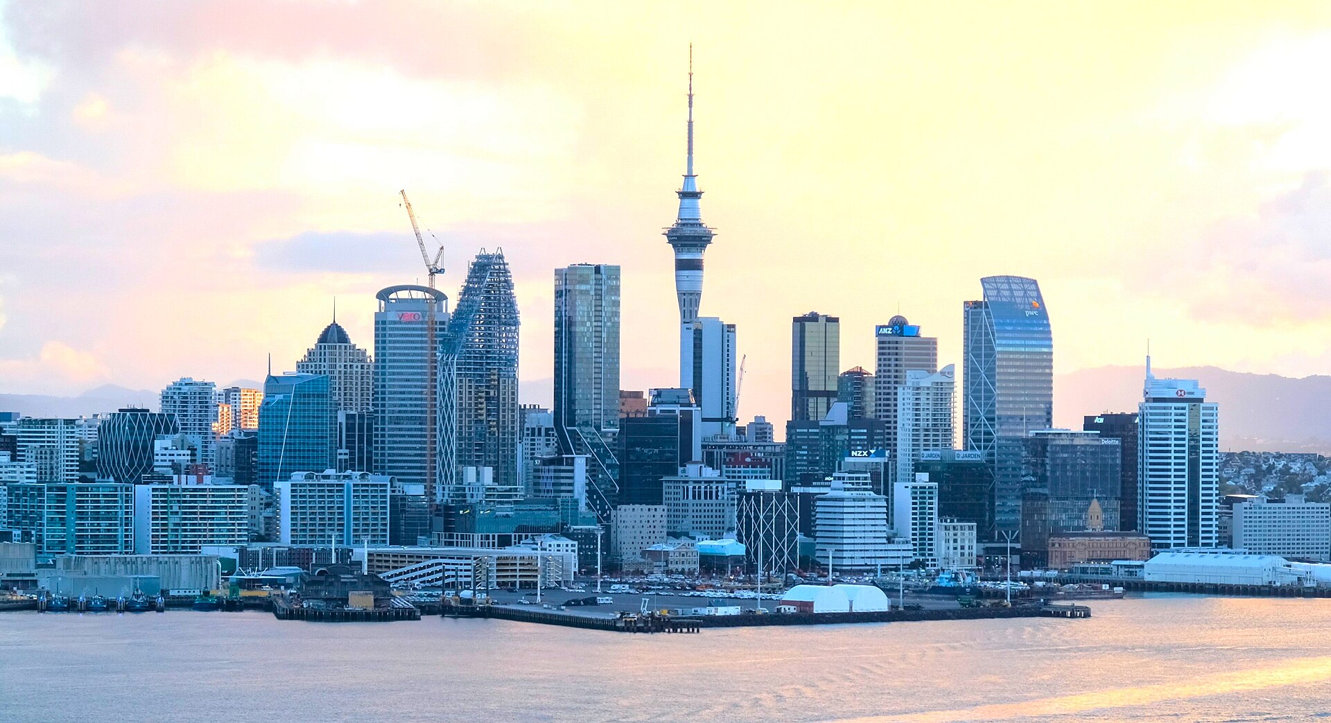 Auckland (AKL) — balikbayan return airport from USA, Canada, Australia, photo via Wikimedia Commons (media-list scan)