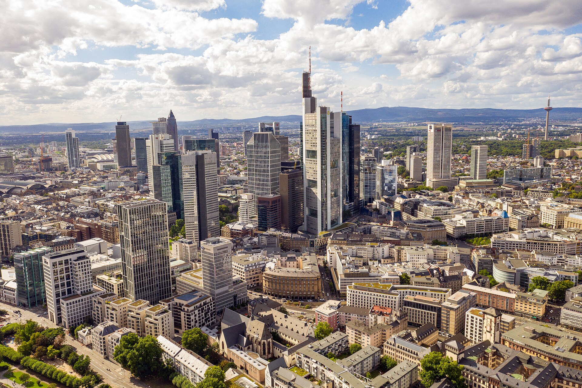 Frankfurt am Main (FRA) — Filipino leisure outbound airport, photo via Wikimedia Commons (media-list scan)