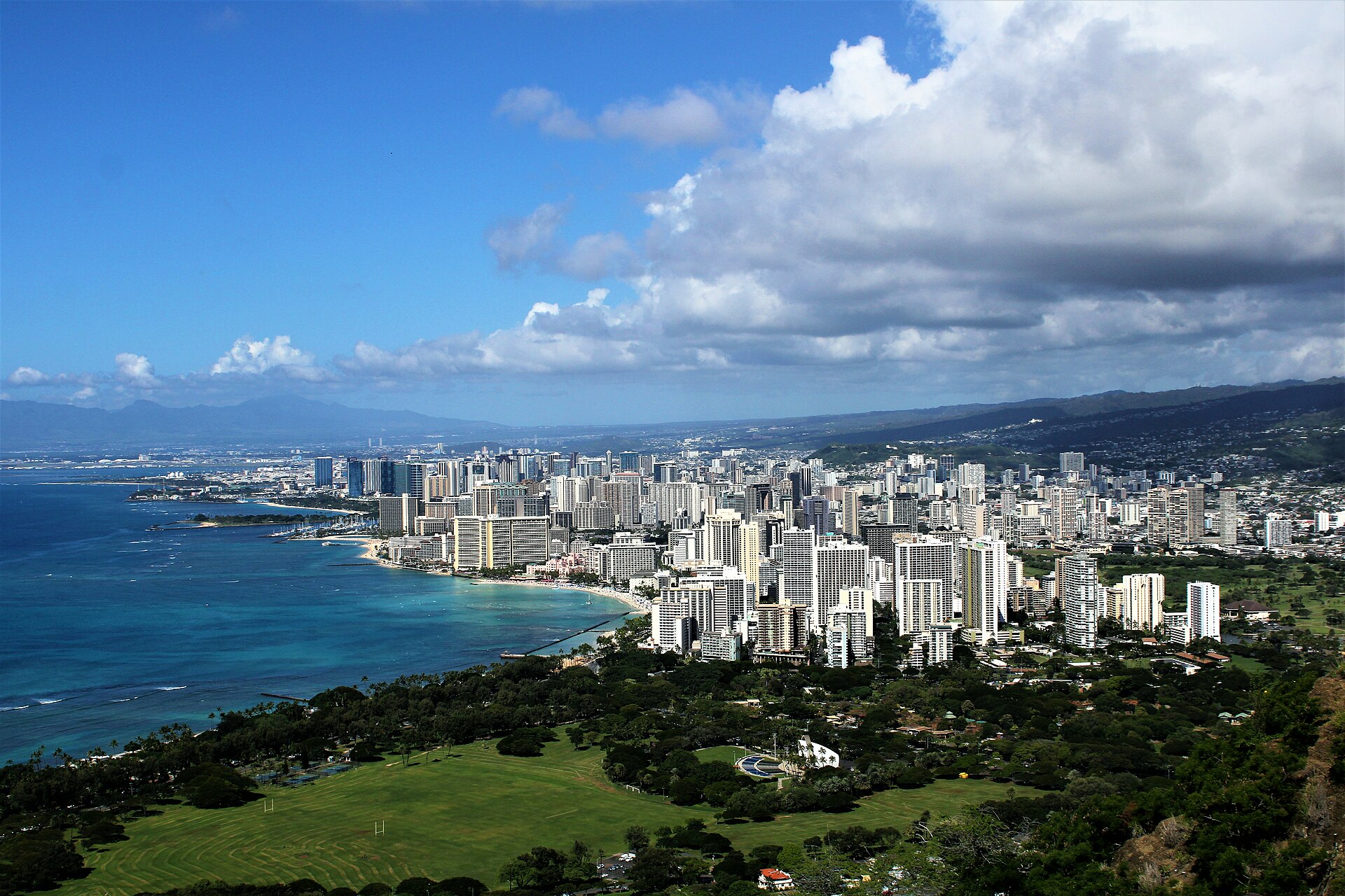 Honolulu (HNL) — Filipino leisure outbound airport, photo via Wikimedia Commons (media-list scan)