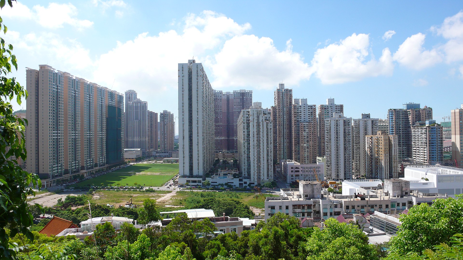 Taipa (MFM) — Filipino leisure outbound airport, photo via Wikimedia Commons (media-list scan)